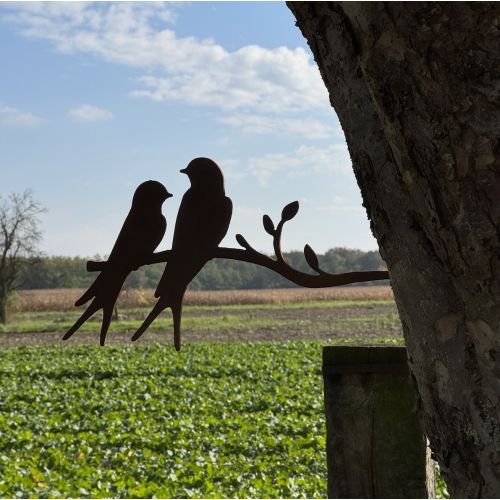 Couple d'oiseaux, des pies, en acier Corten, a planter dans un tronc ou un poteau